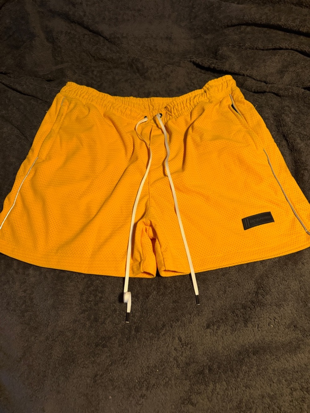 Men's Athletic Mesh Shorts in Vibrant Yellow with Drawstring